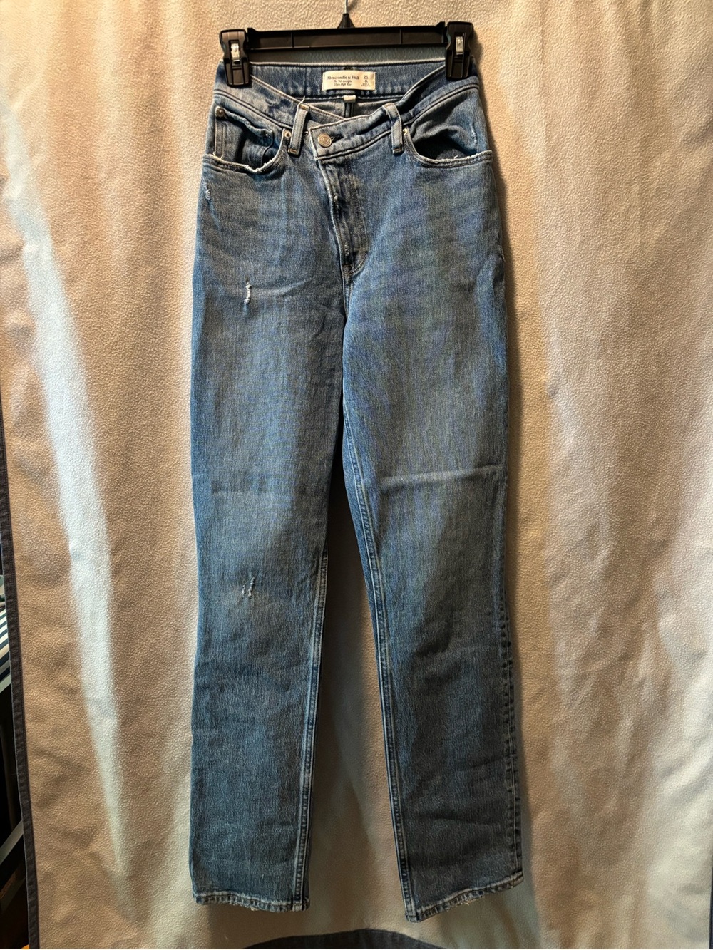 Abercrombie & Fitch High-Rise Straight Jeans in Light Blue Denim